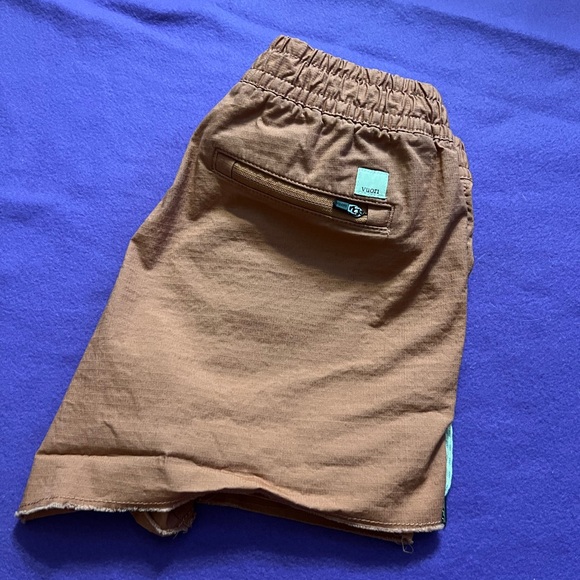 Vuori shorts.  Size 4.  Salmon colored. - Picture 3 of 5